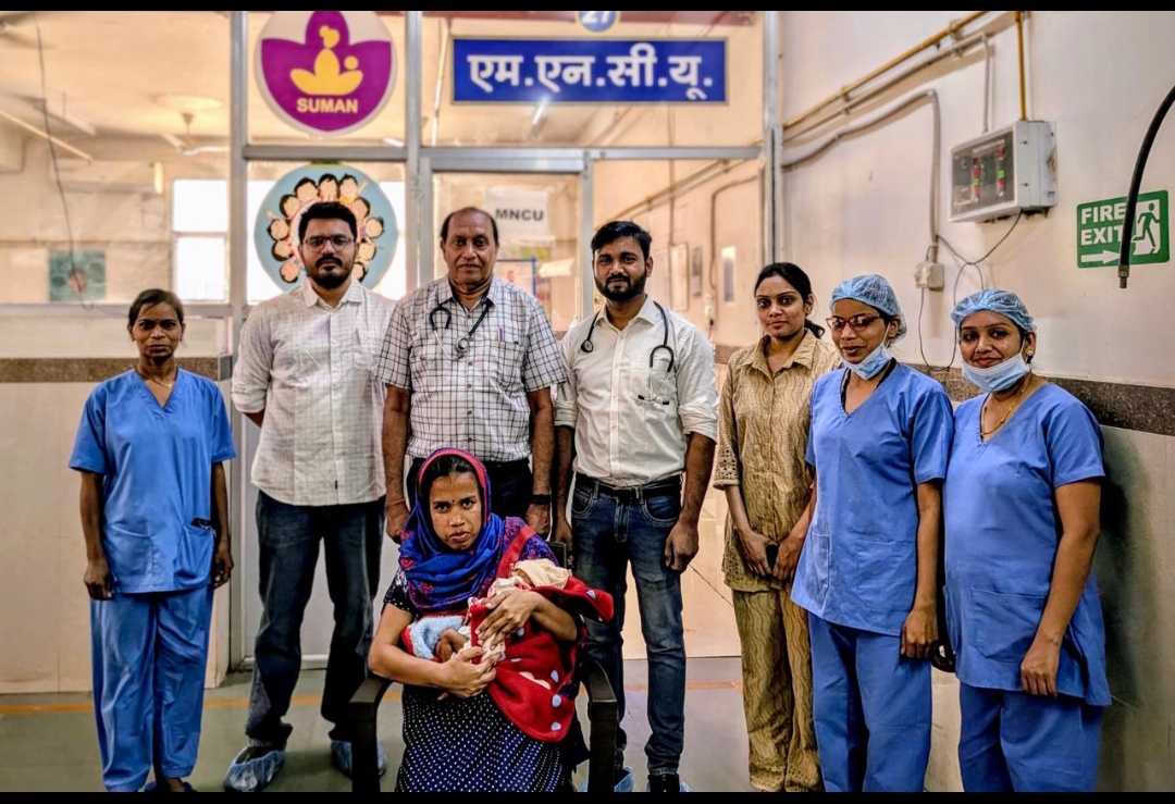 दुर्ग ।जिला अस्पताल में 900 ग्राम के समय पूर्व नवजात को मिली जिंदगी। नवजात शिशु देखभाल इकाई टीम की बड़ी सफलता।
