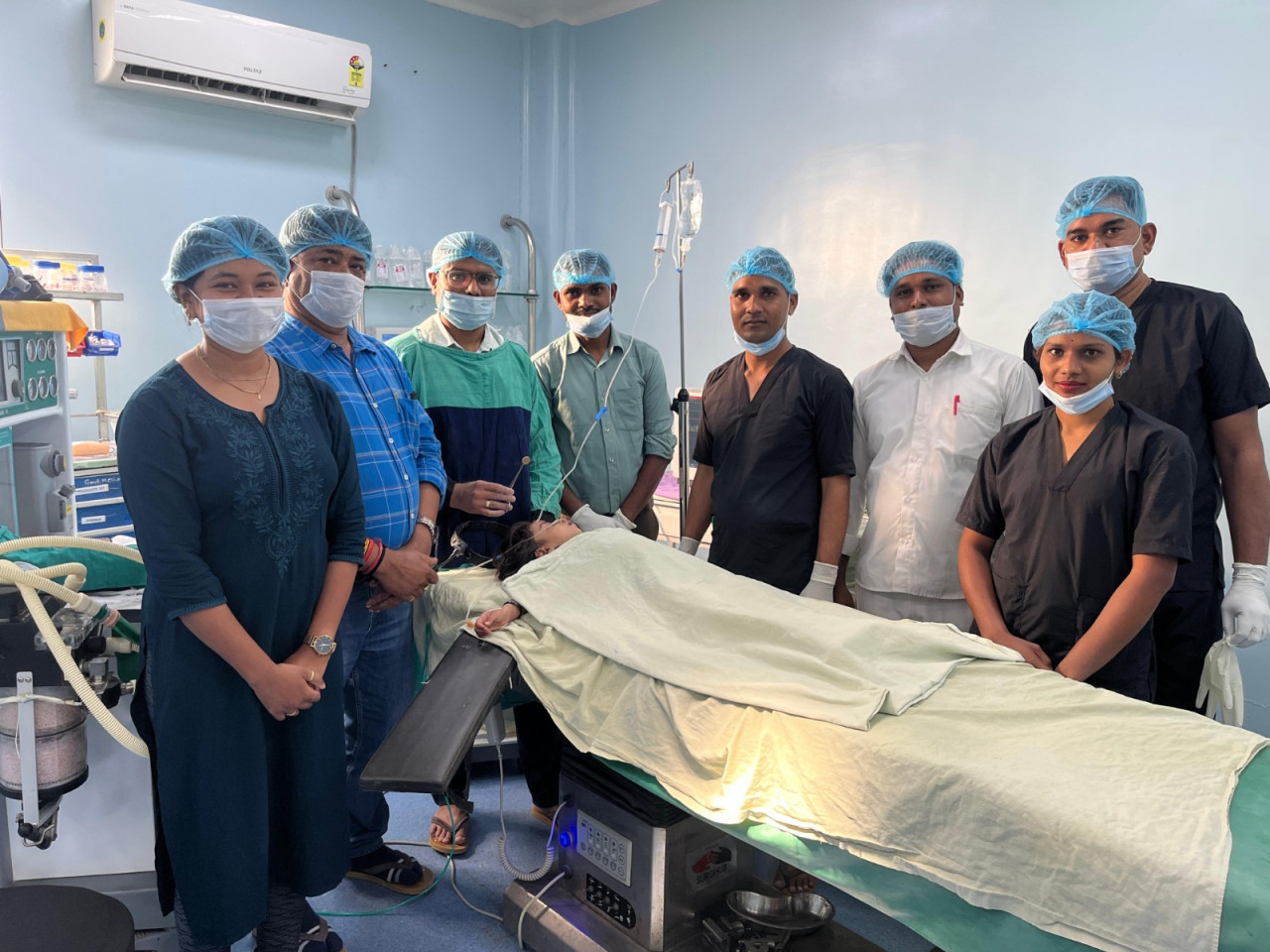 खेल-खेल में अचानक निगल लिया सिक्का, गले की आहार नली में फंसा, डॉक्टरों ने ऑपरेशन से निकाला
