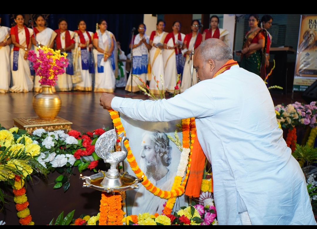 भिलाई। गुरुदेव रविंद्र नाथ टैगोर जयंती पर कविगुरु का सफल मंचन।