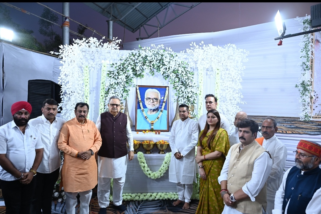 दुर्ग। विधानसभा अध्यक्ष डॉक्टर रमन सिंह ने स्वर्गीय सेन को दी श्रद्धांजलि।