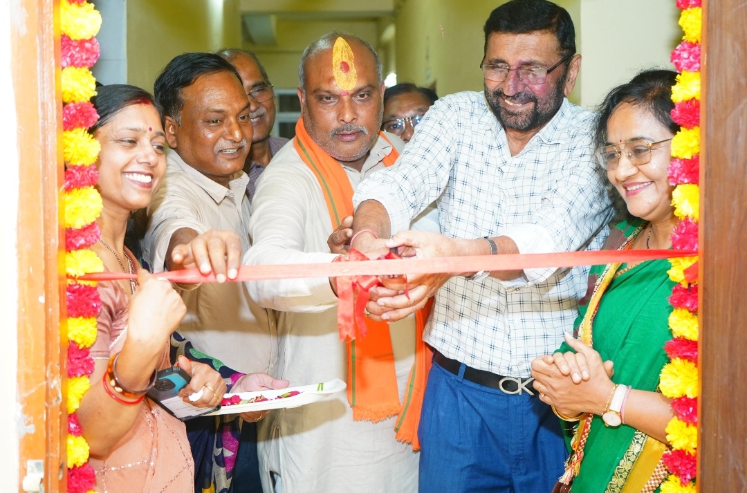दुर्ग। तालपुरी बी ब्लॉक में वरिष्ठ नागरिकों के लिए अतिरिक्त कक्ष का लोकार्पण।