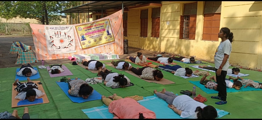 दुर्ग।शासकीय आयुर्वेदिक चिकित्सालय धमधा नाका दुर्ग में योग स्वास्थ्य प्रशिक्षण शिविर का आयोजन हुआ।