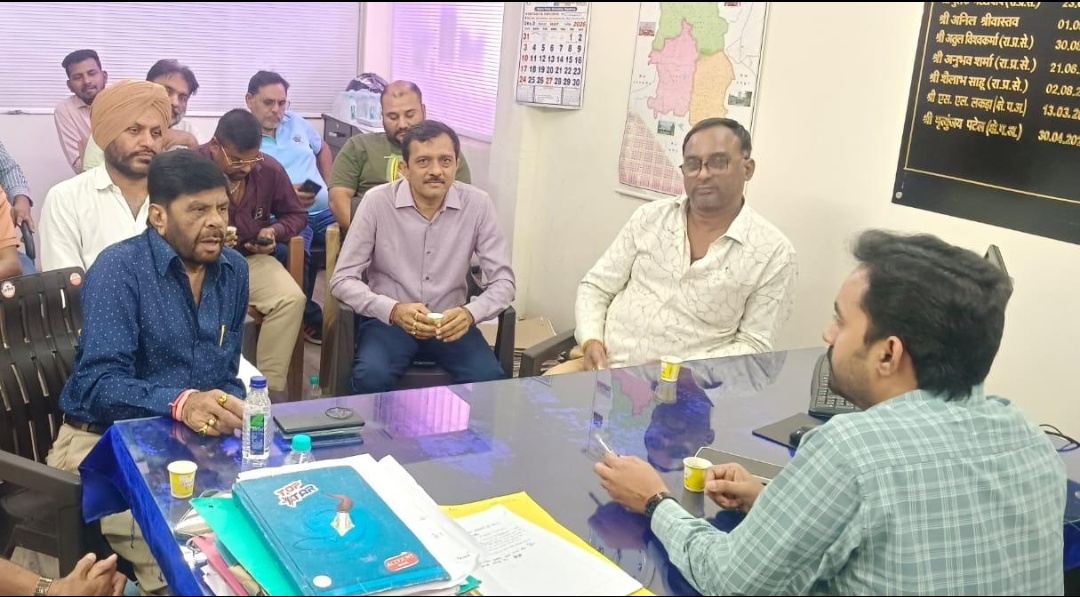 दुर्ग। फिटनेस सेंटर बंद से बस, मिनी बस संचालकों की बढ़ी मुसीबत।