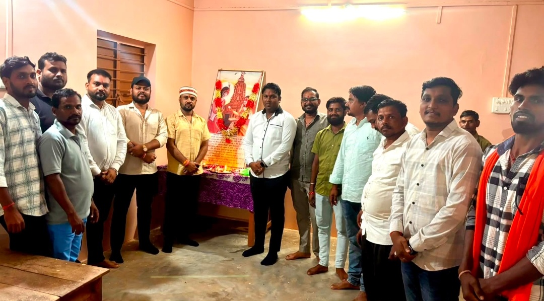 धमधा। धमधा तहसील में जिला साहू संघ युवा प्रकोष्ठ की परिचयात्मक बैठक संपन्न।