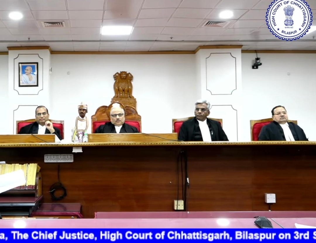 दुर्ग। मुख्य न्यायाधीपति श्री रमेश सिन्हा के farewell. Ovation में भावनाओं और तकनीक का अंगूठा संगम।।