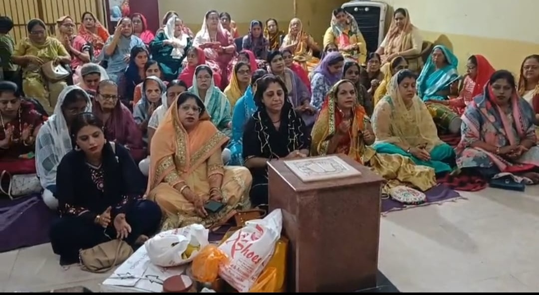 भिलाई। हाउसिंग बोर्ड स्थित साईं झूलेलाल धाम में आदर्श सिंह ब्रदर मंडल और महिला मंडल द्वारा जन्माष्टमी वडी थदड़ी और शिक्षक सम्मान समारोह संपन्न हुआ।