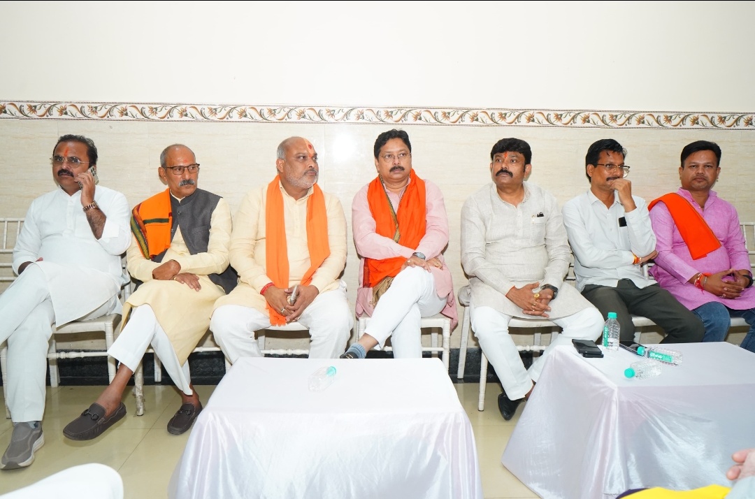 भिलाई। भारतीय जनता पार्टी मरोदा पुरैना एवं रिसाली मंडल की  परिचयात्मक एवं आत्मनिर्भर मंडल बैठक आज रिसाली मैत्री कुंज के आर्शीवाद भवन में संपन्न हुई।