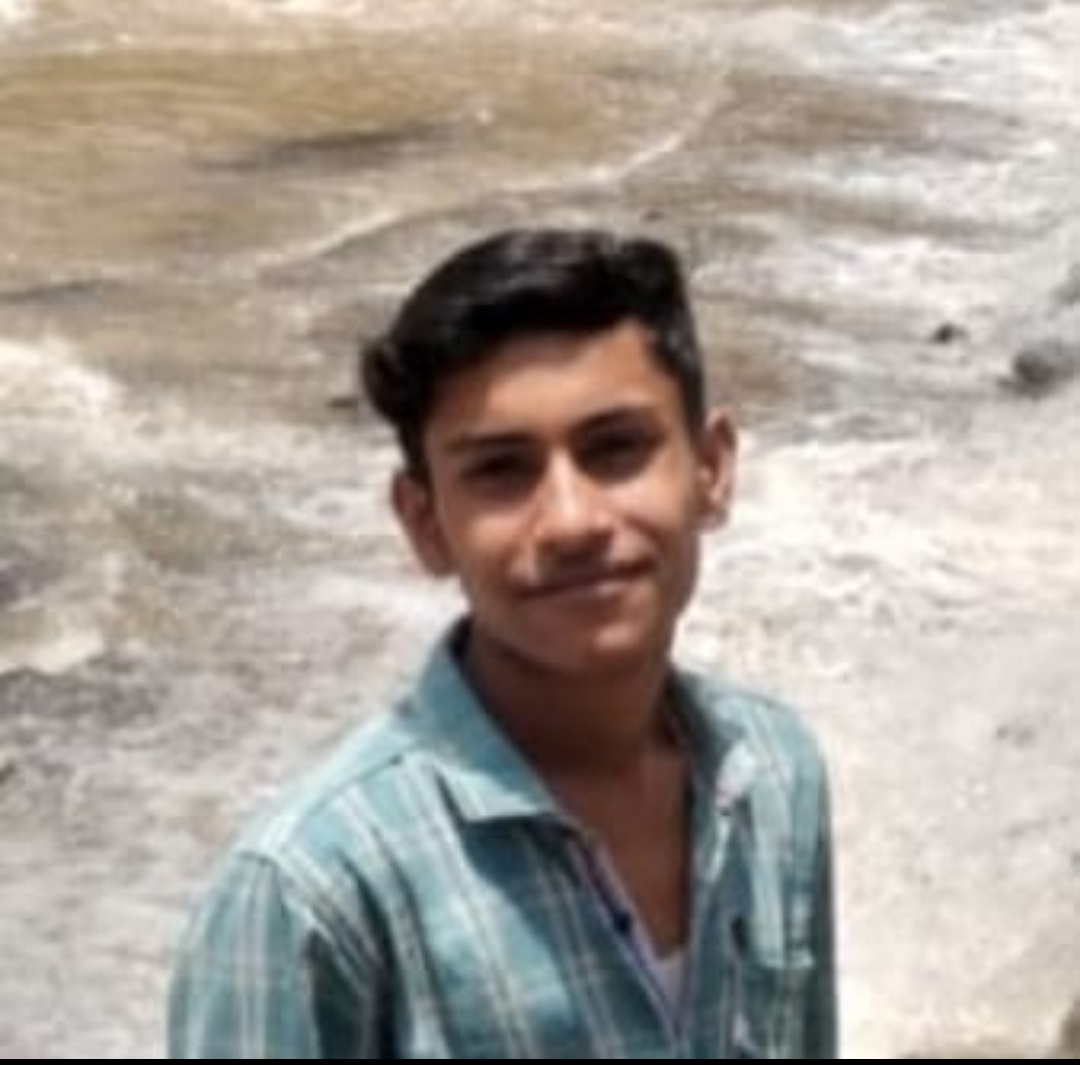 दुर्ग। शिव धाम कोड़िया के किशोर कुमार शर्मा का चयन एमबीबीएस में।
