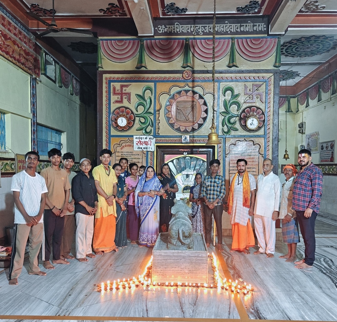 दुर्ग। शिव धाम कोड़िया में जलाए गए सैकड़ो दीप।