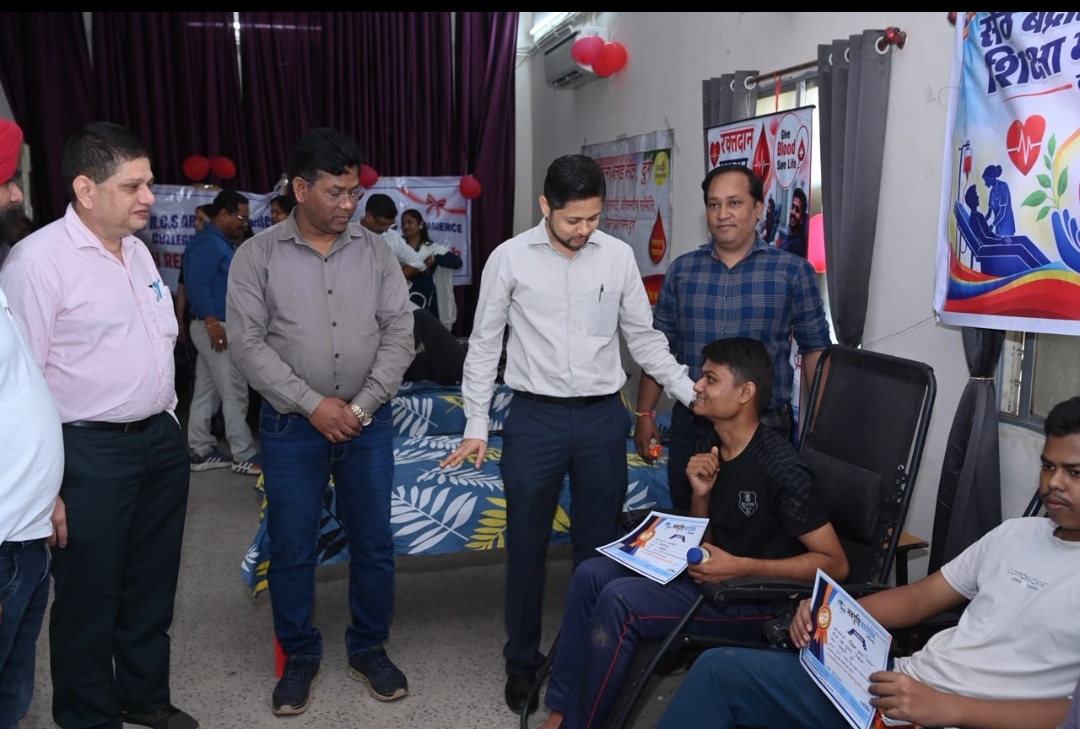 दुर्ग।सेवा संकल्प अभियान, सेठ आरसीएस कन्या एवं वाणिज्य महाविद्यालय में  रक्तदान शिविर का हुआ आयोजन।