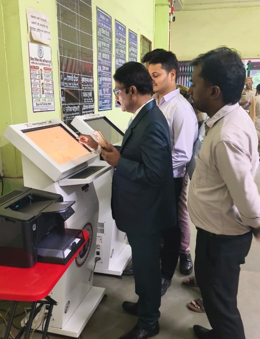 दुर्ग। छत्तीसगढ़ उच्च न्यायालय ने जिला न्यायालयों के लिये लांच की तीन नई ई सेवाएं, दुर्ग जिला अदालत परिसर मेंkiosk औरafr एपकी सुविधा शुरू।