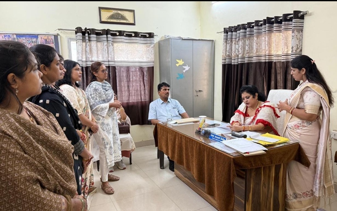 दुर्ग।सखी वन स्टॉप सेंटर की व्यवस्थाओं का ज्यादा लेने पहुंची महिला आयोग अध्यक्ष डॉ ममता साहू।