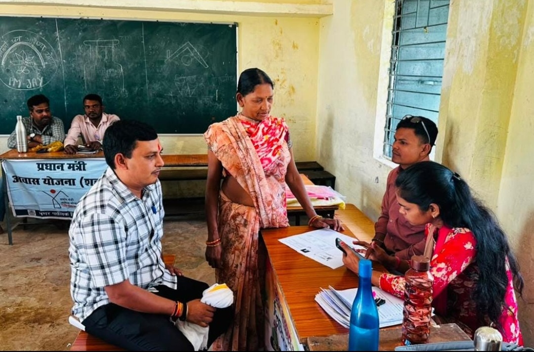 दुर्ग।सेवा सेतु शिविर में नागरिकों की  शिकायतों का हुआ निराकरण।