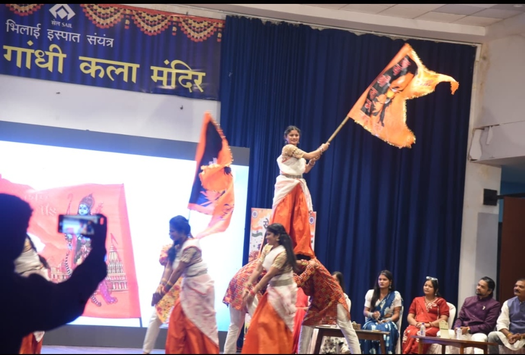 दुर्ग ,रोशनी ,संगीत और नृत्य से जीवंत हुई नमो सेवा गाथा।
